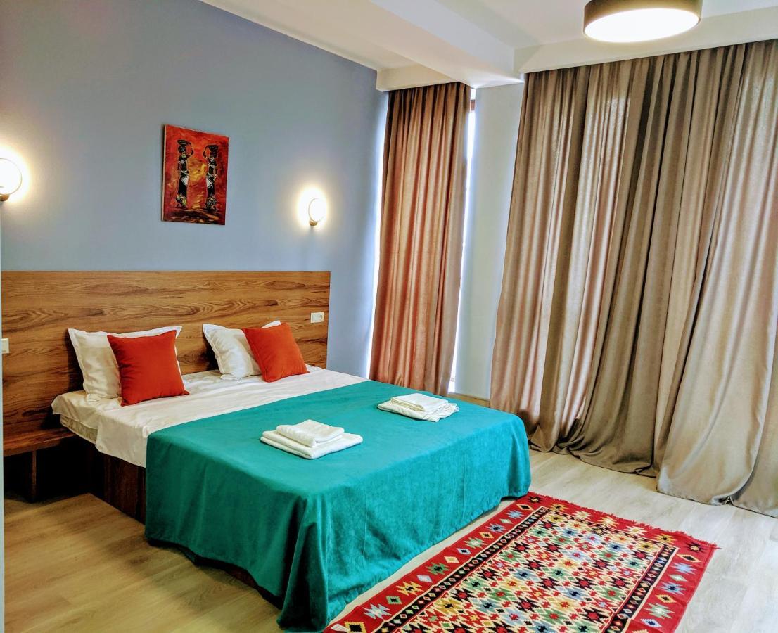 Hotel 5 Rooms Tiflis Dış mekan fotoğraf