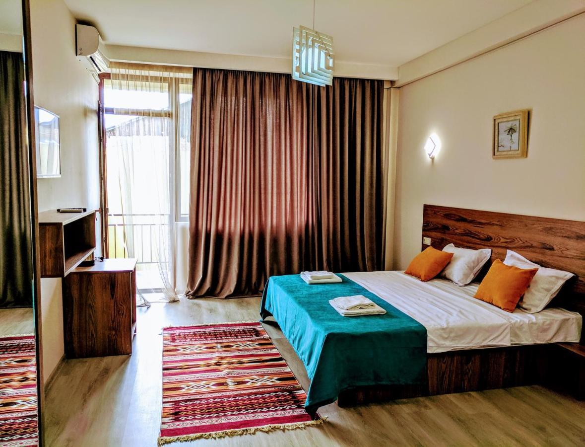 Hotel 5 Rooms Tiflis Dış mekan fotoğraf