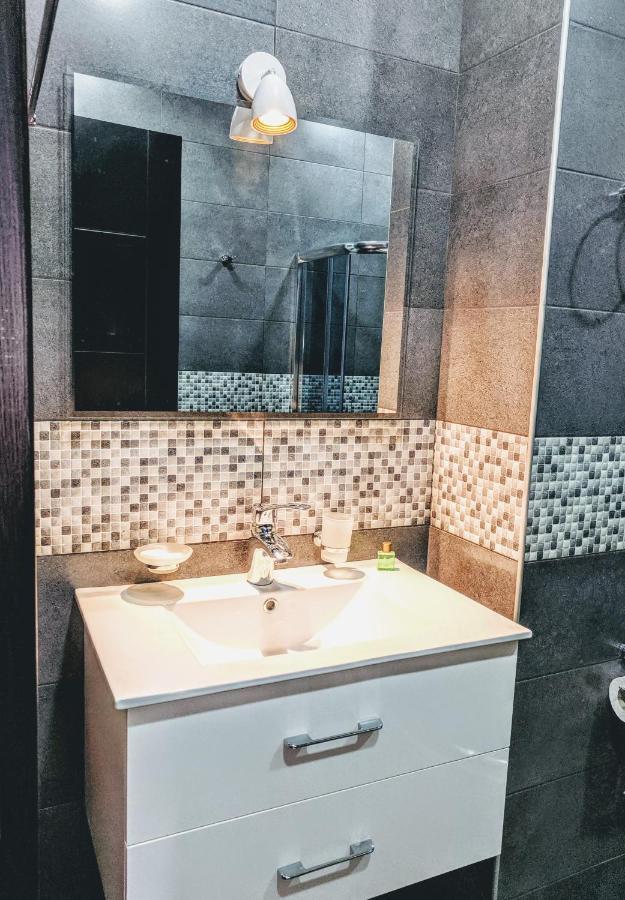 Hotel 5 Rooms Tiflis Dış mekan fotoğraf